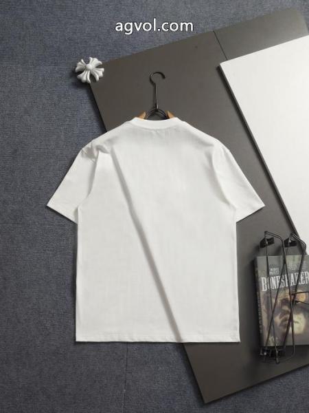 DIOR偽物 ブランド 激安半袖Tシャツ定価より50%OFF 2026新作登場 万能な一品 5