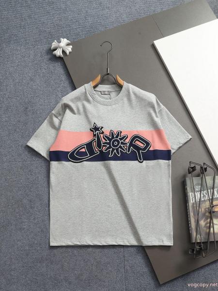 ブランド 偽物 激安半袖TシャツDior今流行 存在感ばっちりなアイテム 奇跡のセール特価！ 0 