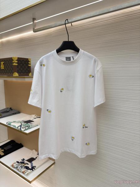 夏の定番スタイル 一気にトレンド感満載な着こなし お得SALEDior半袖Tシャツ激安 ブランド 0 