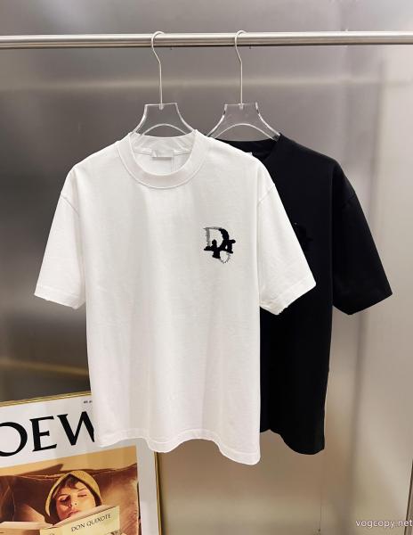 ブランド スニーカー 激安半袖Tシャツお洒落に魅せる とくに注目度の高い 魅力を持つDior 0 
