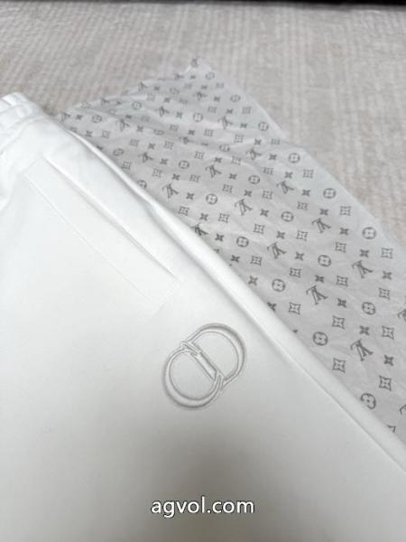 スラックス絶妙な大人っぽさと遊び心 2026SS2026人気モデル 新作コレクションコピー ブランド 通販 安心DIOR. 4
