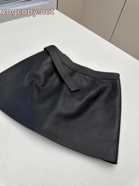 上品低価 最前線2026 気分も上がるきれいめハッピボトムスコピー 品 販売ディオール.. 3