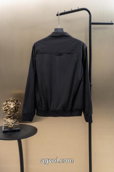スーパー コピー目前の注目ブランド セレブ愛用 今季大人気新作登場ジャケットDIOR 3