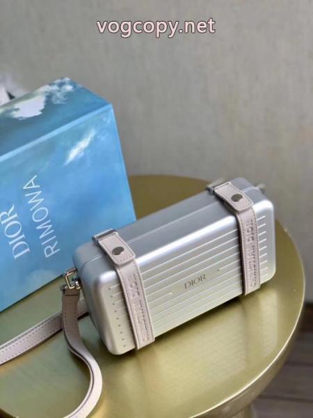 Diorブランド コピー ショップ完売必至 高級感ある 実用性は勿論バッグ. 1
