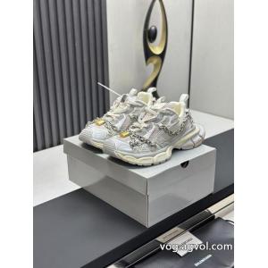 ブランド 通販 激安スニーカーbalenciaga手元に在庫あり 大人の余裕が漂う 大特価.