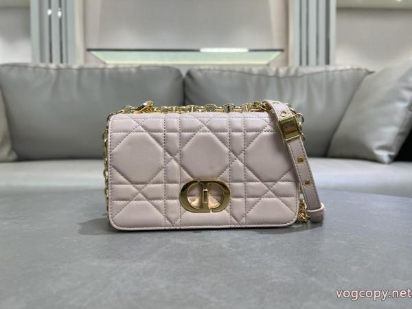 Diorバッグ偽物 ブランドお洒落スタイル 大人着用可 驚きの破格値人気. 0 