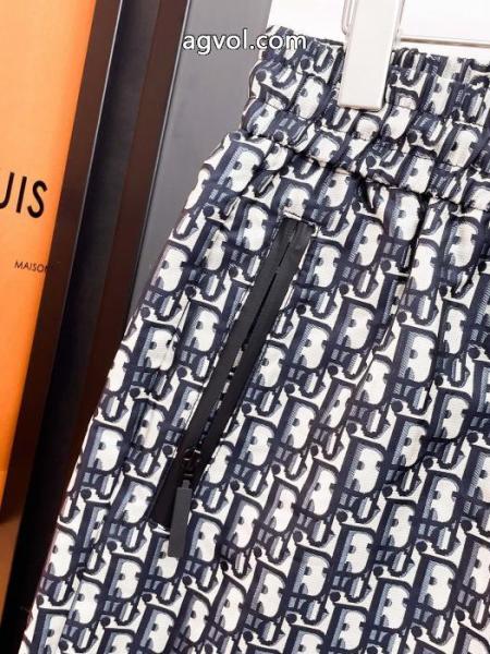 ブランド 激安 スラックス在庫あり即発 完売品冬に大活躍間違いなし 秋冬のマストバイのアイテムDIOR. 4