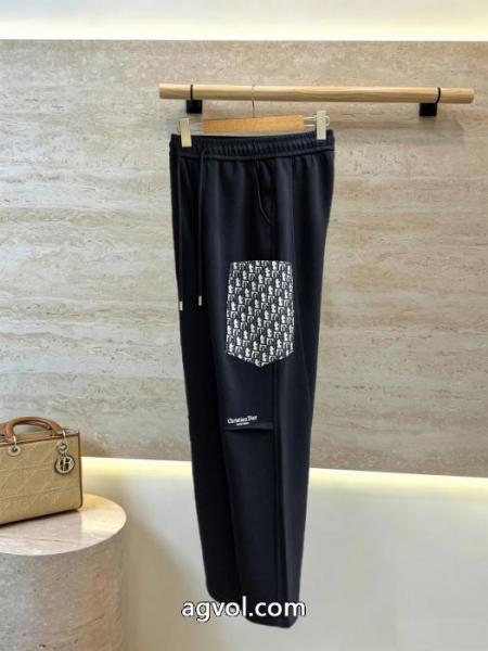 コピー 品 ブランド機能性が素晴らしい 数量限定販売 2026年用ディオールスラックス 1